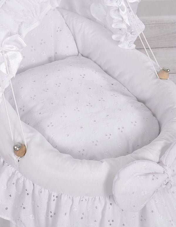 Nukken Kehto - White With Embroidered Lace