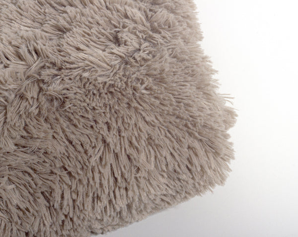 Sisustustyyny Polar bear Deep Taupe 50 x 50