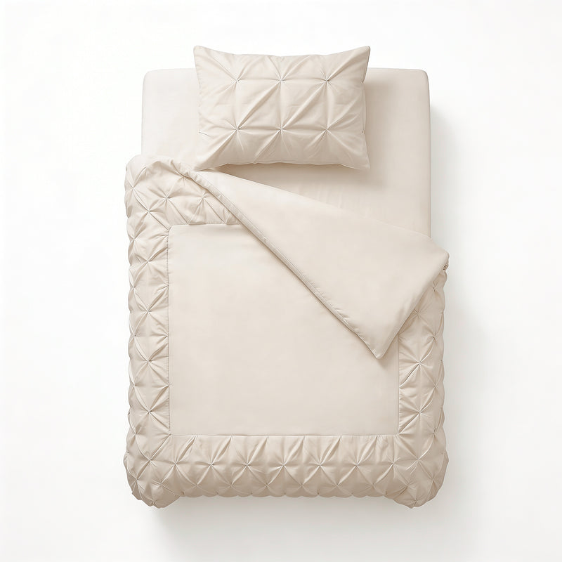 VUODEVAATTEET - Border Pintuck Beige Pussilakanasetti