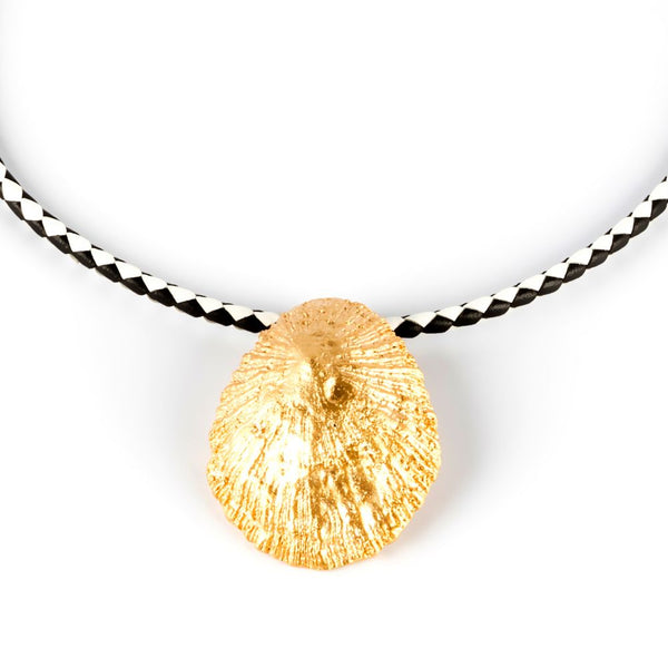Calobra Luxe Black &Amp; White Necklace #Shiny Gold 1 U