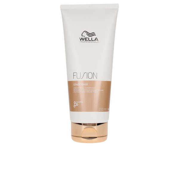 Fusion intense repair hoitoaine vaurioituneille hiuksille 200 ml - WELLA PROFESSIONALS