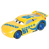 Carrera First -autorata, Cars Race of Friends -teemalla. Kuvassa on punaisia ja keltaisia autoratoja sekä Disney Pixarin Autot -animaatiosta tuttuja hahmoja. Ikäsuositus 24kk+.