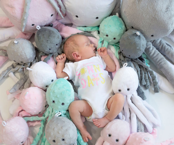 Mustekala Pehmolelu - Polka Dot Minky