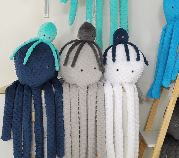 Mustekala Pehmolelu - Polka Dot Minky