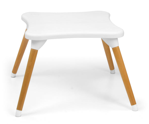 Kuvassa on Beige-värinen 2-in-1 ruokailutuoli, jossa on irrotettava pöytäosa ja pehmustettu istuinosa.