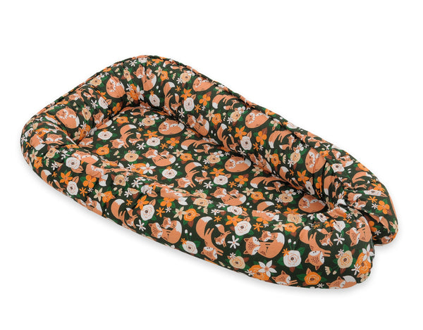 Unipesä - Fox Family On The Green