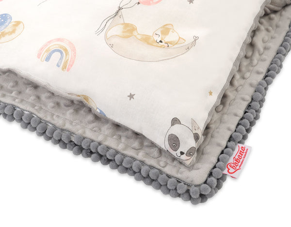 Kaksipuolinen viltti ja tyyny vauvalle