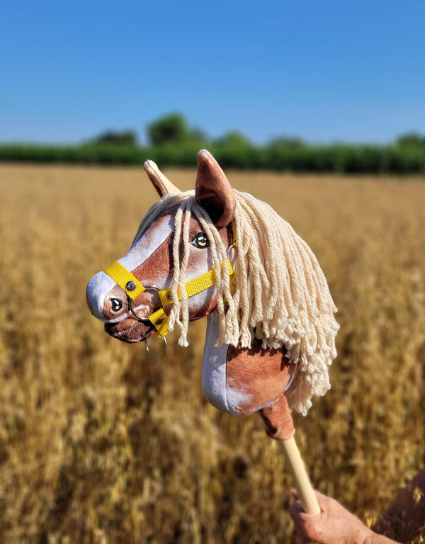 Super Hobby Horse - Super Hobby Horse Premium keppihevonen tobiano ruunikko hevonen beigellä harjalla A4