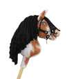 Super Hobby Horse - Super Hobby Horse Premium keppihevonen tobiano ruunikkohevonen mustalla harjalla A4