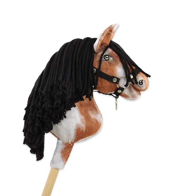Super Hobby Horse - Super Hobby Horse Premium keppihevonen tobiano ruunikkohevonen mustalla harjalla A4