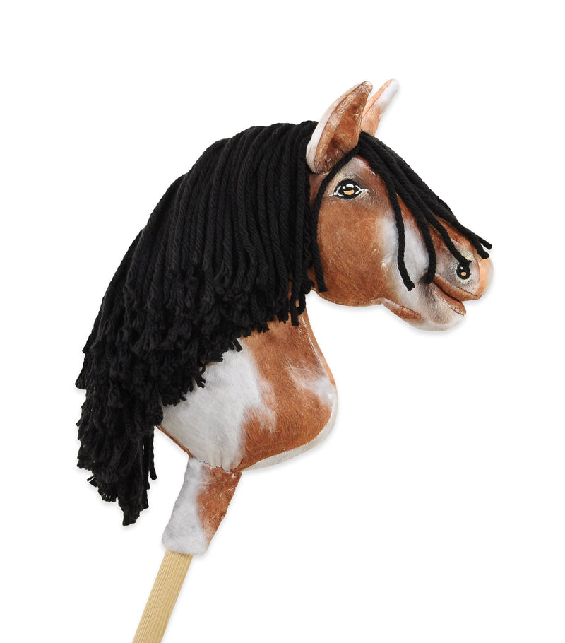 Super Hobby Horse - Super Hobby Horse Premium keppihevonen tobiano ruunikkohevonen mustalla harjalla A4