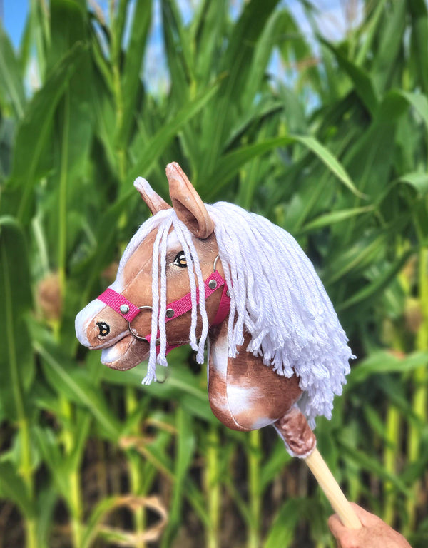 Super Hobby Horse - Super Hobby Horse Premium keppihevonen tobiano ruunikko valkoisella harjalla A4