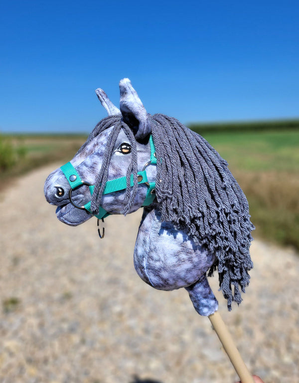 Super Hobby Horse - Super Hobby Horse Premium keppihevonen pilkullinen harmaa hevonen harmaalla harjalla A4