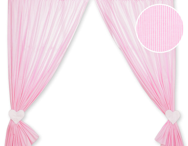 Bobono - Vauvanhuoneen verhot Hanging Hearts vaaleanpunainen raidat
