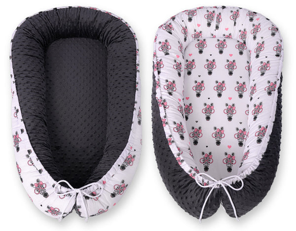 Bobono - Vauvan kaksipuolinen Premium Cocoon -vauvapesä Bobono minky vaaleanpunainen seepra-kuosi