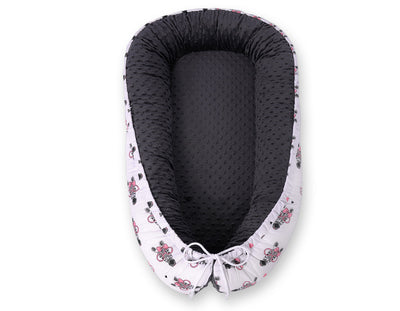 Kaksipuolinen Premium Minky Unipesä - pink zebras