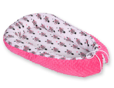 Kaksipuolinen Premium Minky Unipesä - pink zebras