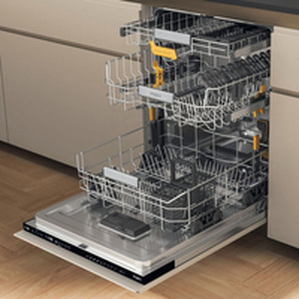 Whirlpool musta astianpesukone 60 cm