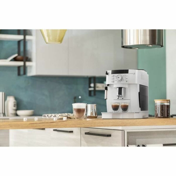 DeLonghi Magnifica S superautomaattinen kahvinkeitin, valkoinen