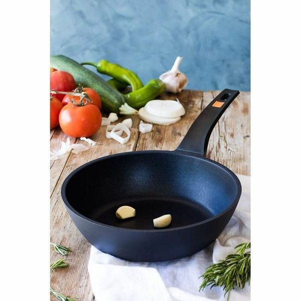 BRA Paistinpannu 24 cm Musta Alumiini