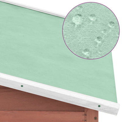 Mokka ja valkoinen kanakoppi pesälaatikolla Britonica (kuusi)