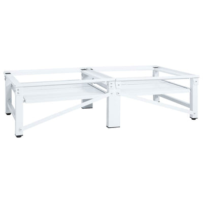 Valkoinen pesukoneen ja kuivausrummun korokejalusta hyllyillä Lumperdean