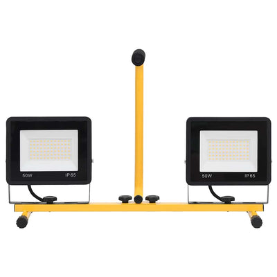 Lämmin valkoinen led-valonheitin kahvalla Campianu 2x50 W