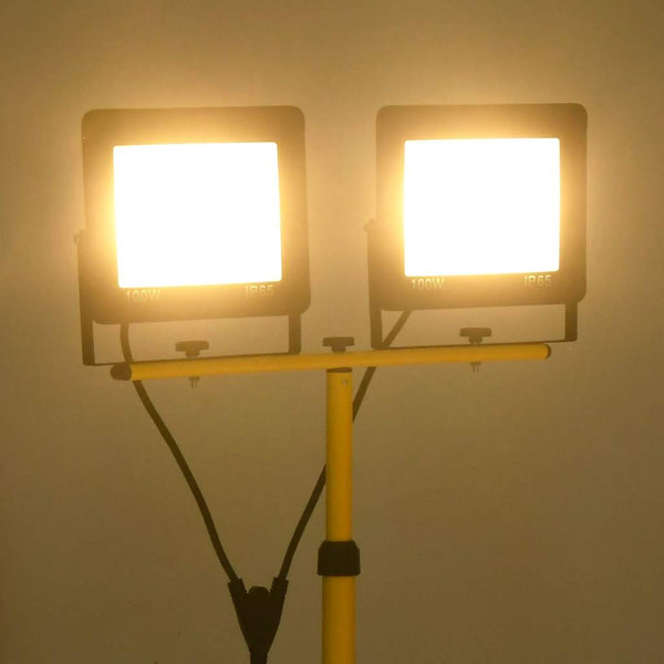 LED-valonheitin kolmijalalla 2x100 W lämmin valkoinen