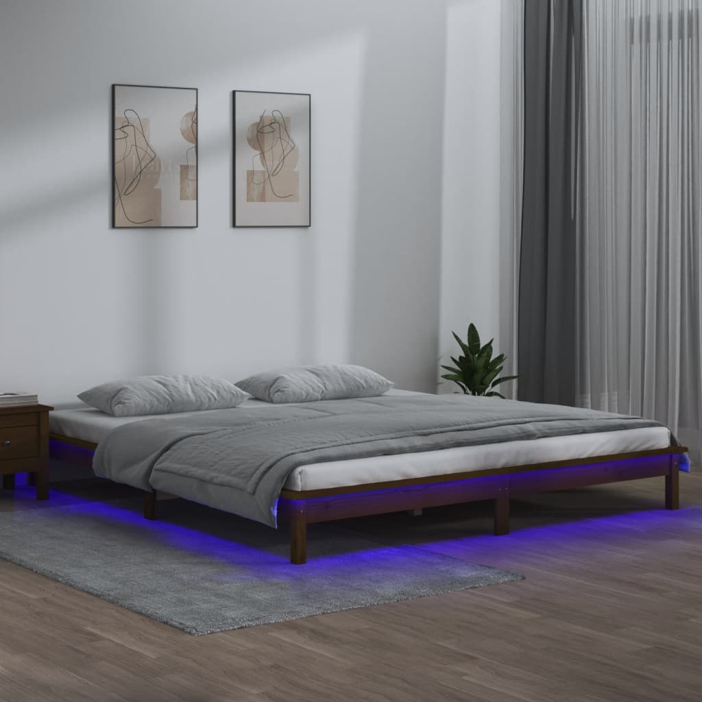 Hunajanruskea sängynrunko led-valoilla Amosie 200x200cm (mänty)