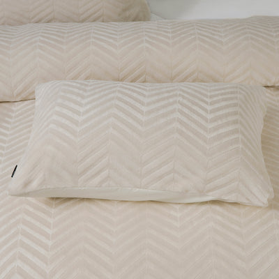 Pussilakanasetti Chevron Teddy Kerma