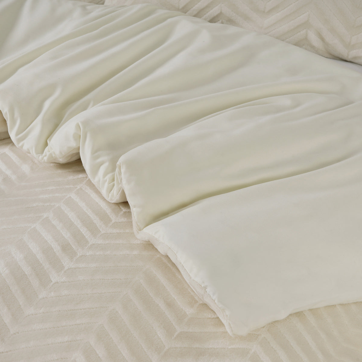 Pussilakanasetti Chevron Teddy Kerma