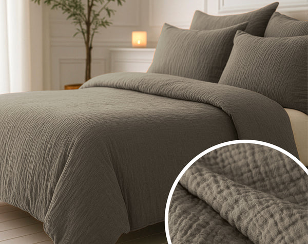 VUODEVAATTEET - Lazy peitto Mousseline Taupe tyynyliinoilla