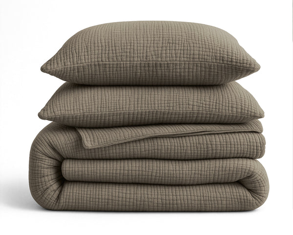 VUODEVAATTEET - Lazy peitto Mousseline Taupe tyynyliinoilla