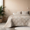 VUODEVAATTEET - Lazy peitto Warm Triangles hiekka/Beige tyynyliinoilla