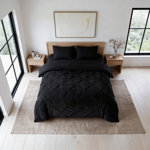 VUODEVAATTEET - Lazy Velvet Pintuck Musta Lazy peitto