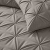 VUODEVAATTEET - Lazy Pintuck Tyynyliina 2-pack Taupe/Harmaa