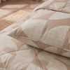VUODEVAATTEET - Lazy peitto Modern Geo Hiekka Tyynyliinoilla