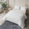 VUODEVAATTEET - Lazy peitto Uni Beige Tyynyliinoilla