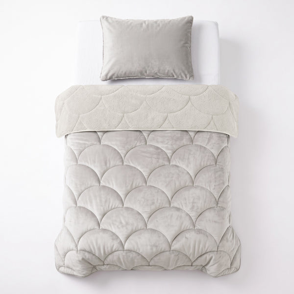 VUODEVAATTEET - Lazy Teddy/Sametti Beige Tyynyliinoilla Lazy peitto