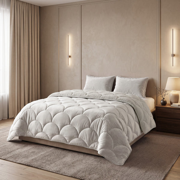 VUODEVAATTEET - Lazy Teddy/Sametti Beige Tyynyliinoilla Lazy peitto
