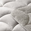 VUODEVAATTEET - Lazy Teddy/Sametti Beige Tyynyliinoilla Lazy peitto