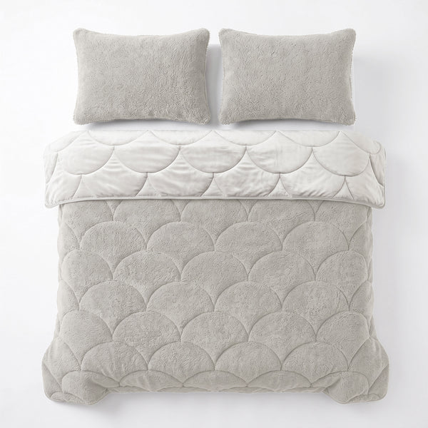 VUODEVAATTEET - Lazy Teddy/Sametti Beige Tyynyliinoilla Lazy peitto