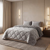 VUODEVAATTEET - Lazy Teddy/Velvet Taupe/harmaa Tyynyliinalla Lazy peitto