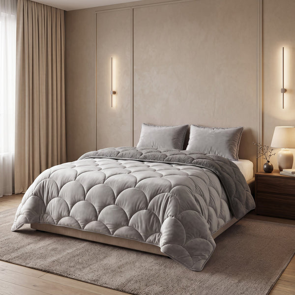 VUODEVAATTEET - Lazy Teddy/Velvet Taupe/harmaa Tyynyliinalla Lazy peitto
