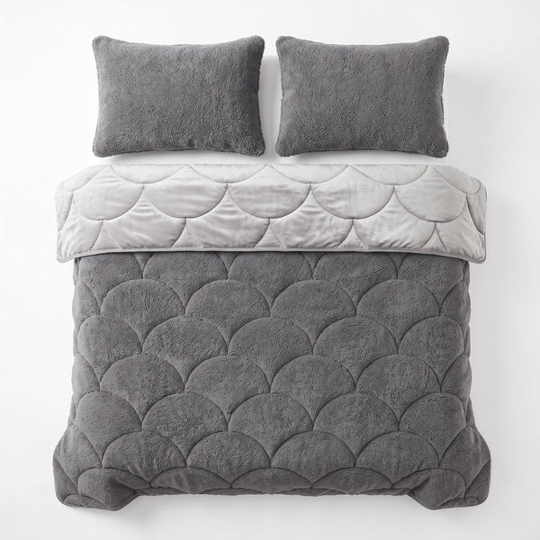 VUODEVAATTEET - Lazy Teddy/Velvet Taupe/harmaa Tyynyliinalla Lazy peitto