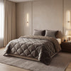 VUODEVAATTEET - Lazy Teddy/Sametti Taupe/Ruskea Tyynyliinoilla Lazy peitto