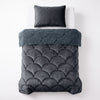 VUODEVAATTEET - Lazy Teddy/Velvet Antrasiitti Tyynyliinoilla Lazy peitto
