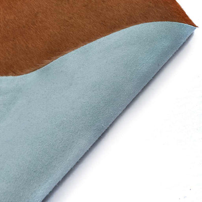 Ruskea ja valkoinen aito lehmäntaljamatto Vadan 180x220cm