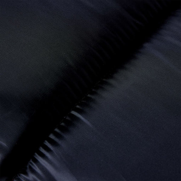 3 vuodenaikaa retkeilyyn aikuisille suunnattu makuupussi