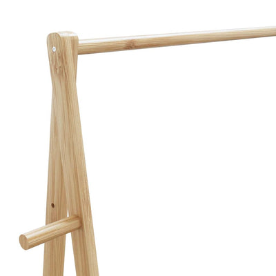 Vaateteline hyllyillä ja pyörillä 132x45,5x155,5 cm bambu